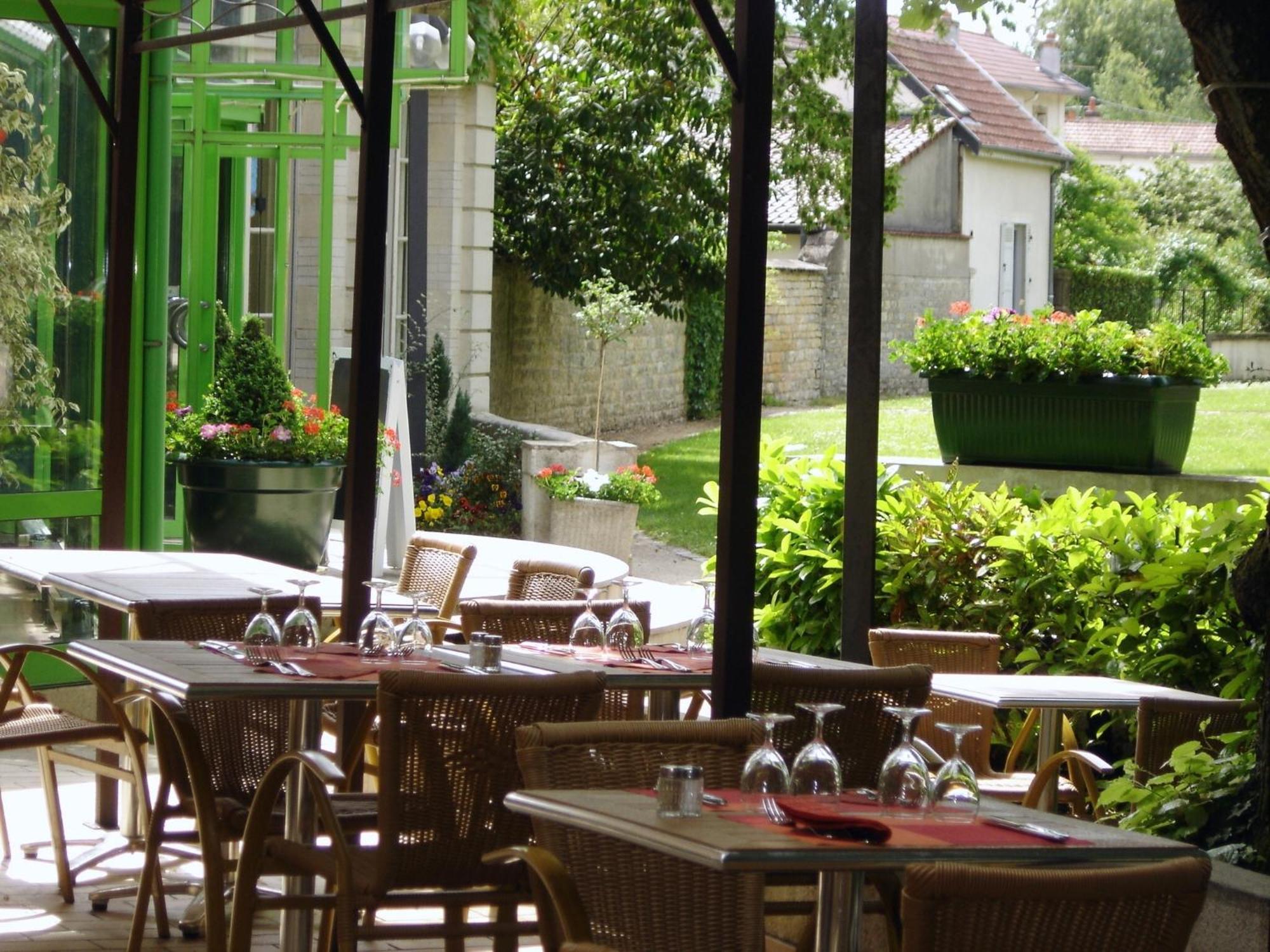 Hotel Restaurant Du Parc De La Colombiere Dijon Kültér fotó