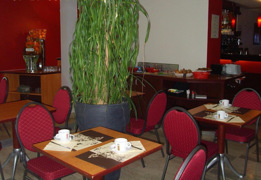 Hotel Restaurant Du Parc De La Colombiere Dijon Kültér fotó