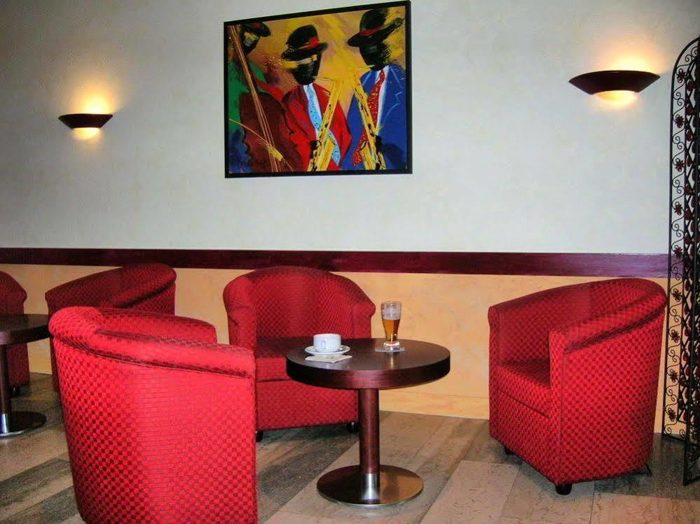 Hotel Restaurant Du Parc De La Colombiere Dijon Kültér fotó